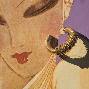 LARGE CHUNKY HOOP EARRING